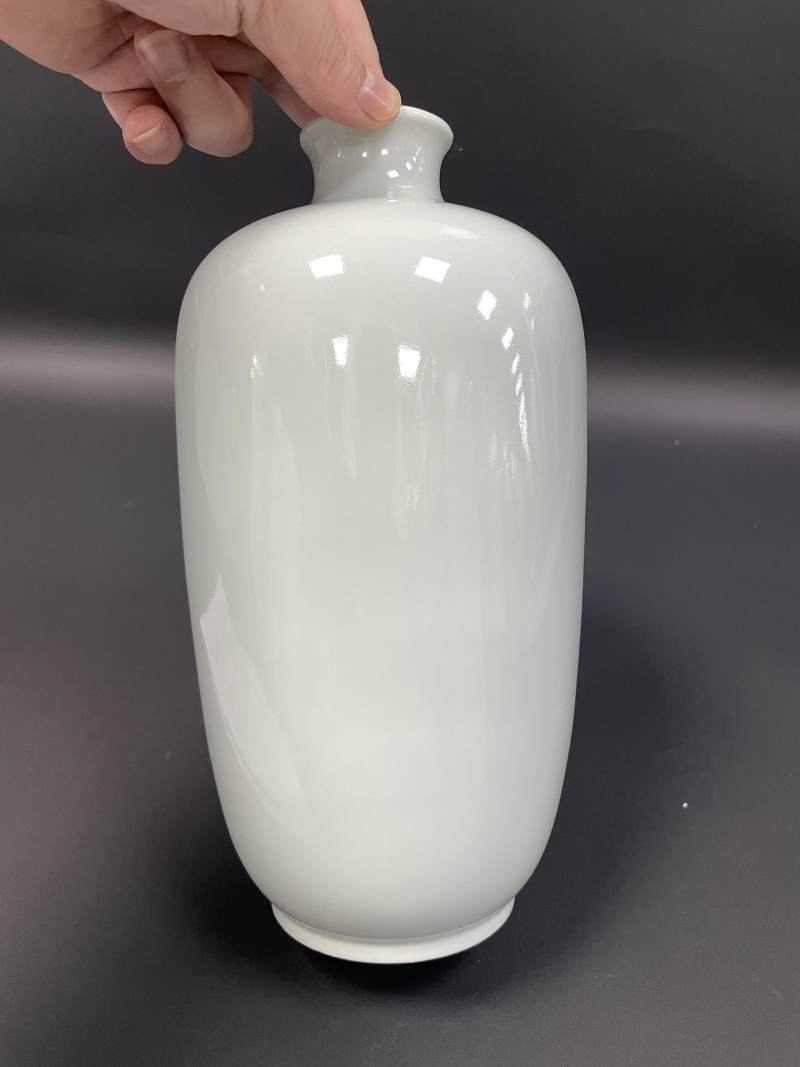 清雍正 粉青釉灯笼瓶 - 图4