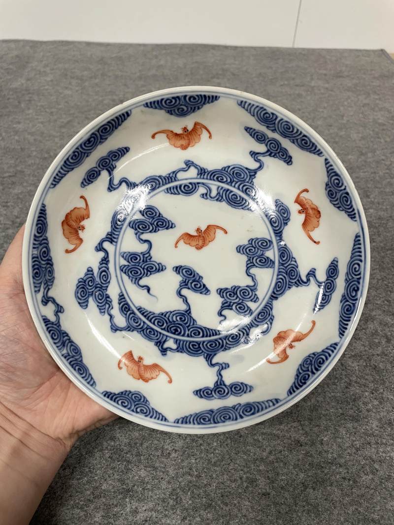 清光绪 青花矾红洪福齐天图杯、碗、盖碗、盘、匙八十三只 - 图59