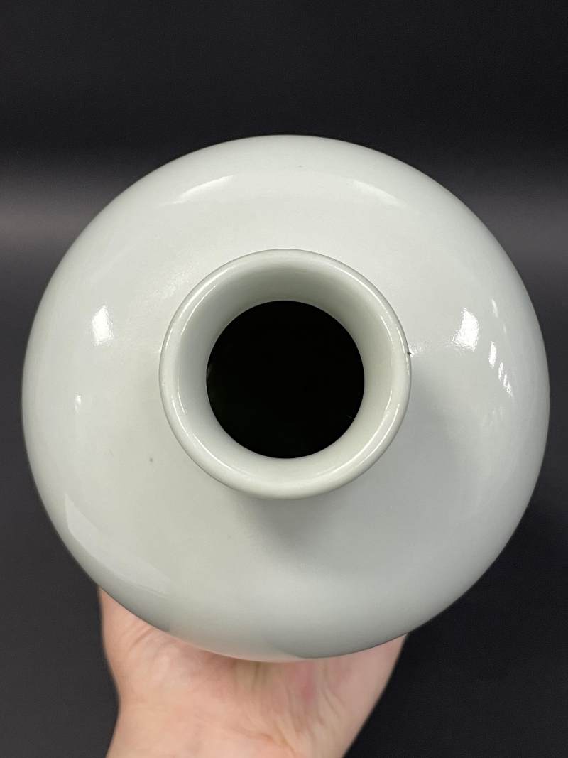清雍正 粉青釉灯笼瓶 - 图6