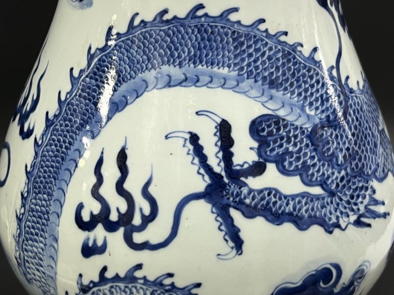 清雍正 青花云龙纹橄榄尊 - 图14