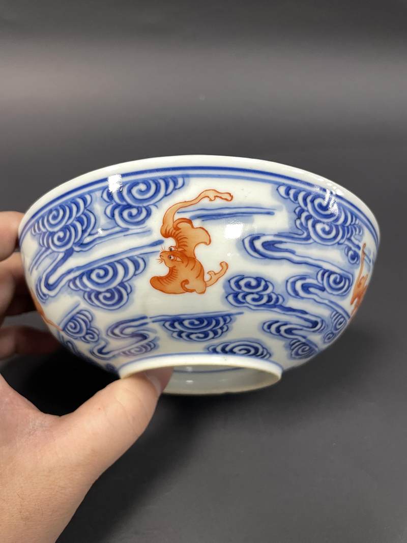 清晚期 青花矾红云蝠纹卧足碗 - 图4