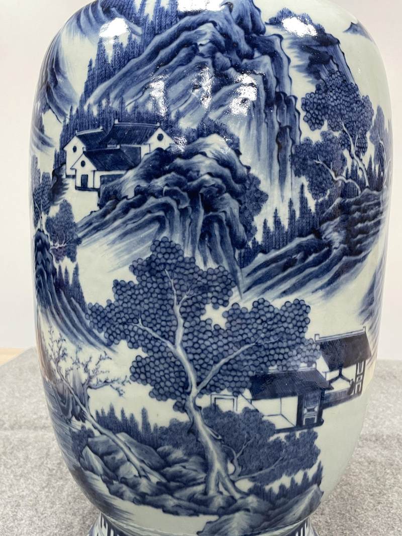 清中期 青花山水人物纹大灯笼瓶一对 - 图12