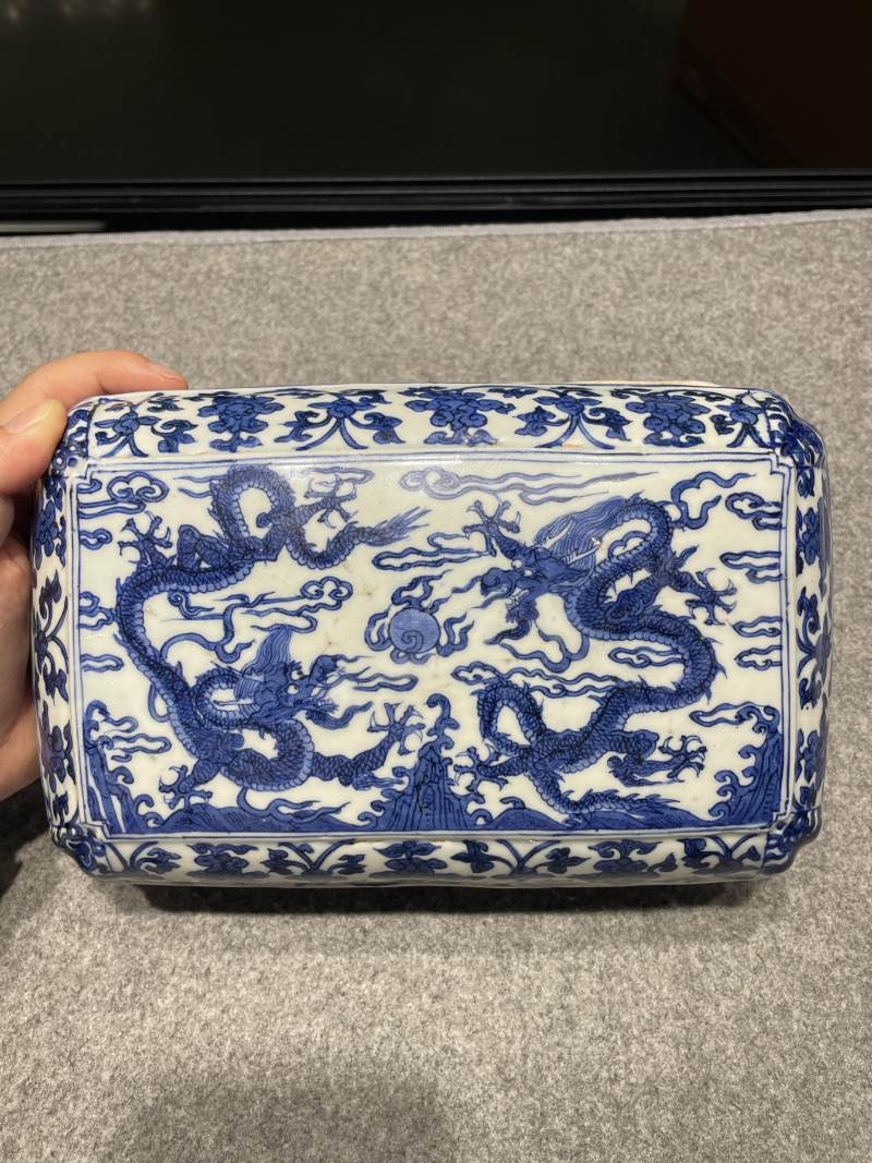 明万历 青花云龙纹长方倭角盒 - 图2