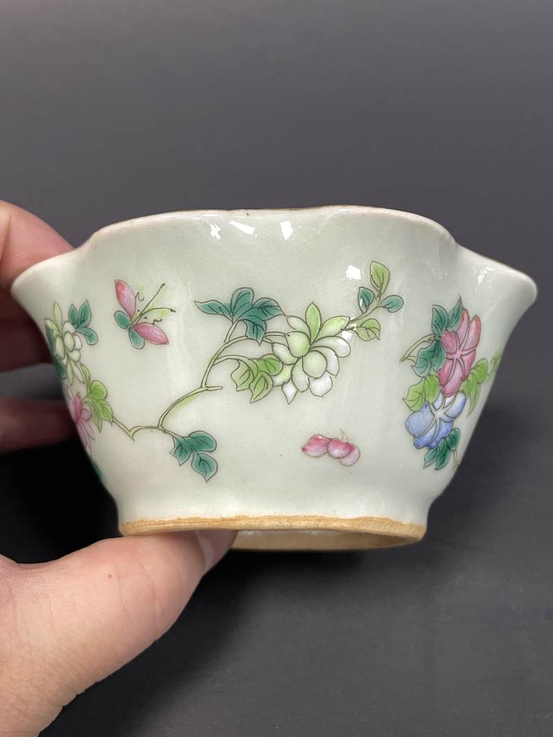 清光绪 青釉粉彩折枝花卉纹花口杯一对 - 图5