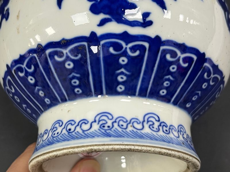 清晚期 青花折枝花果纹蒜头瓶 - 图10