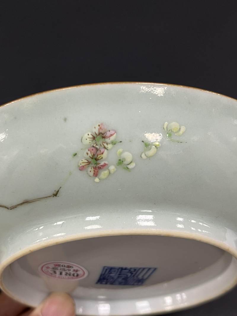 清乾隆 青釉粉彩过枝梅花纹盘 - 图13