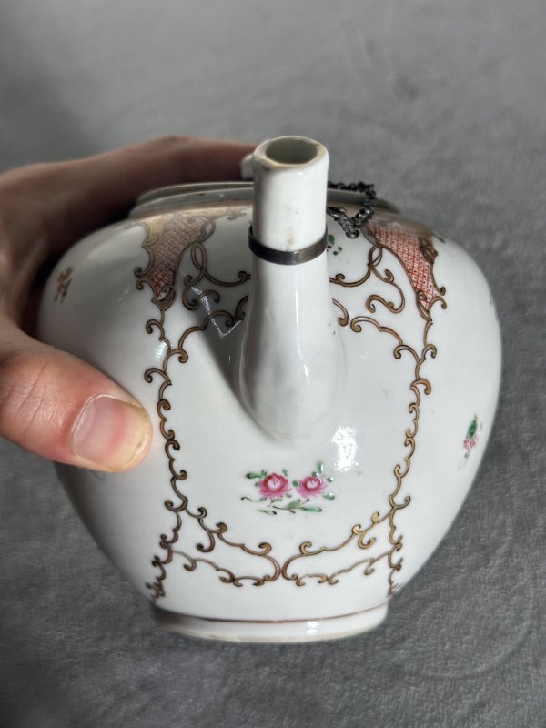 清乾隆 粉彩花卉描金茶壶 - 图15