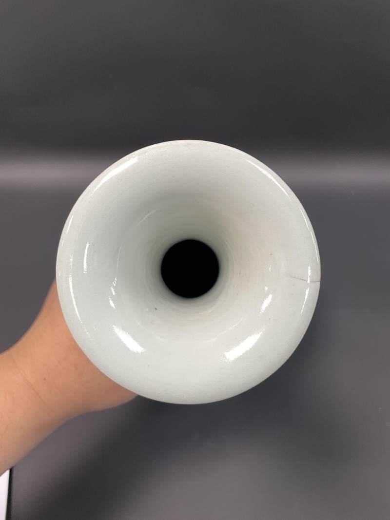 清雍正 釉里红穿花凤纹大玉壶春瓶 - 图6