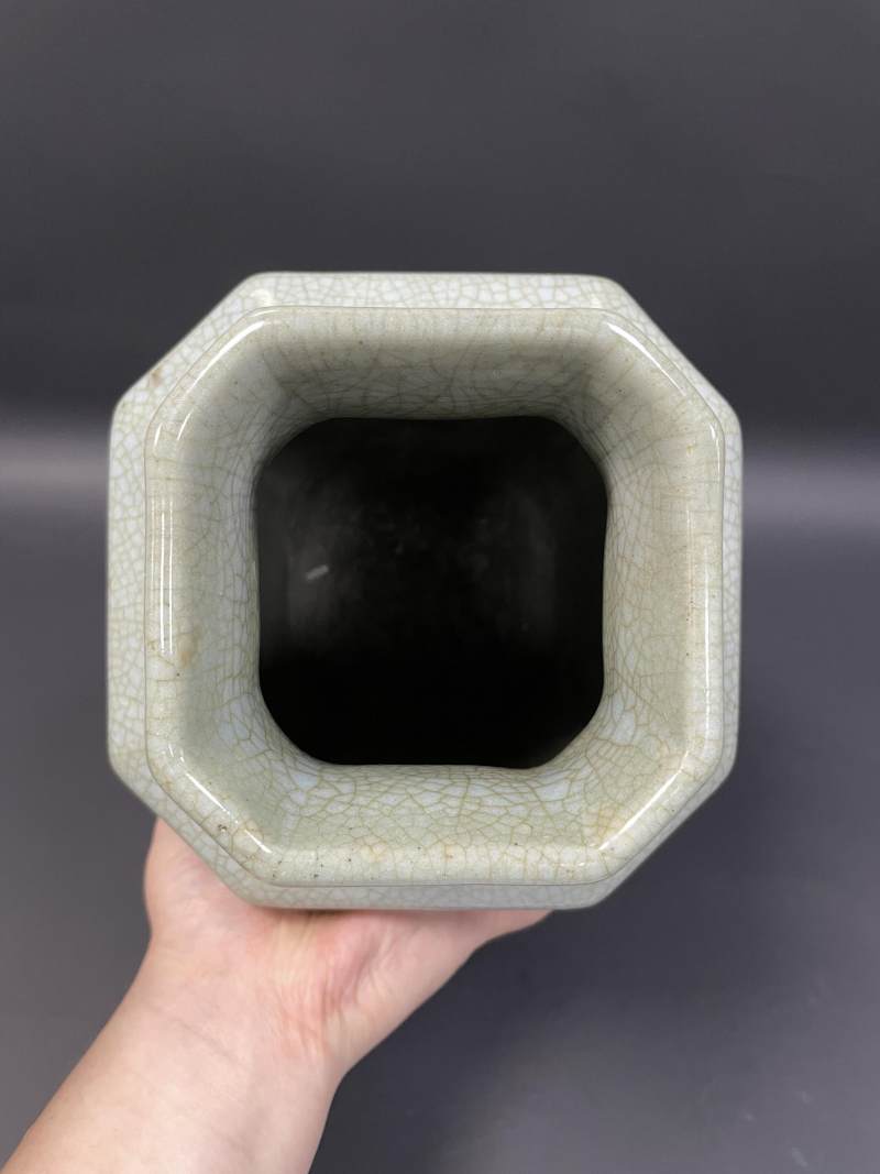 清乾隆 仿哥釉八方瓶 - 图7