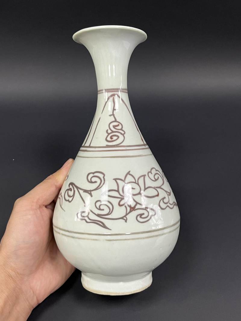 元 釉里红缠枝莲纹玉壶春瓶 - 图11