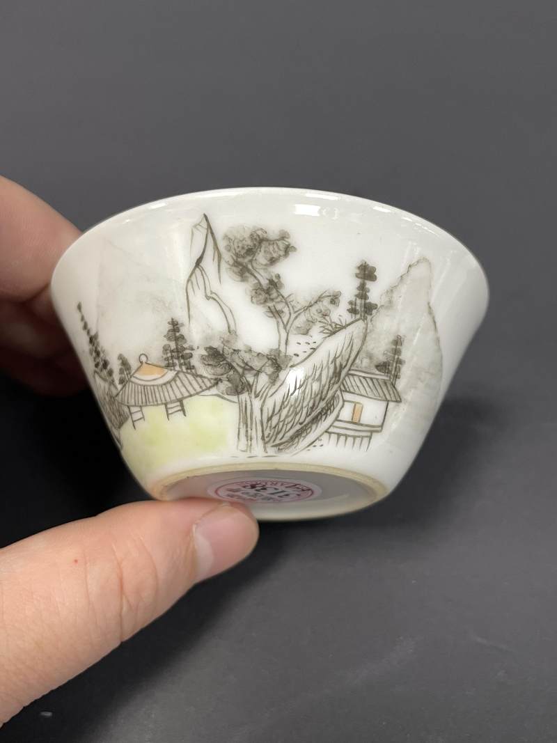 清乾隆 粉彩山水纹马蹄套杯六只 - 图30