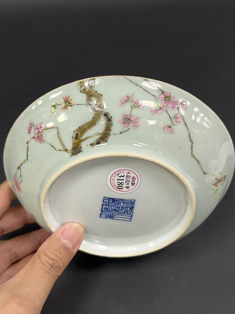 清乾隆 青釉粉彩过枝梅花纹盘 - 图5
