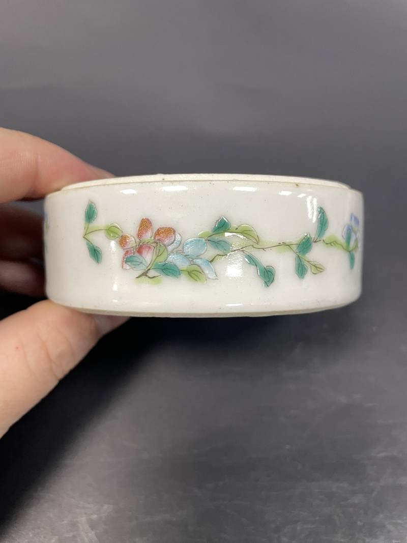 清光绪 粉彩花蝶纹叠盒 - 图14