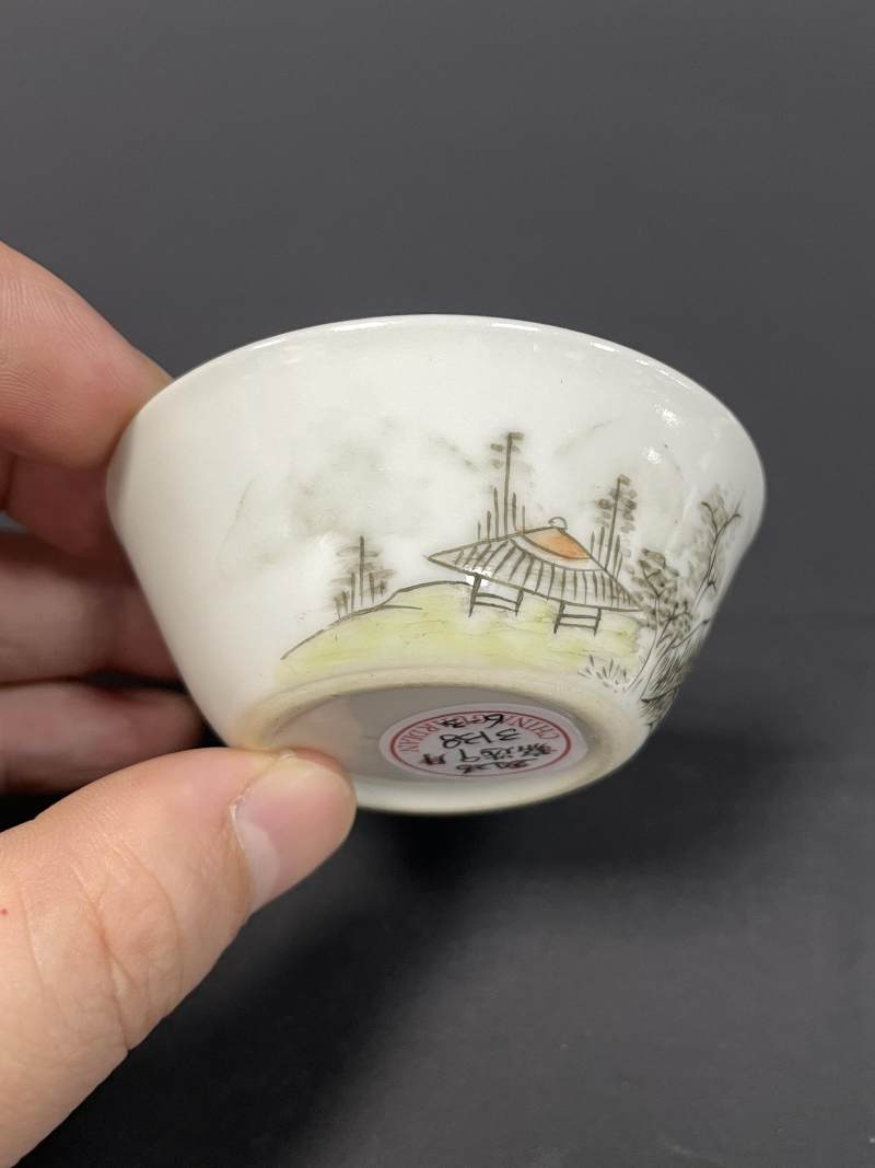 清乾隆 粉彩山水纹马蹄套杯六只 - 图16