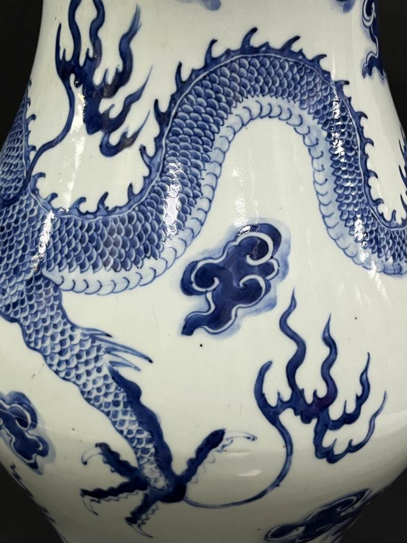 清雍正 青花云龙纹橄榄尊 - 图15