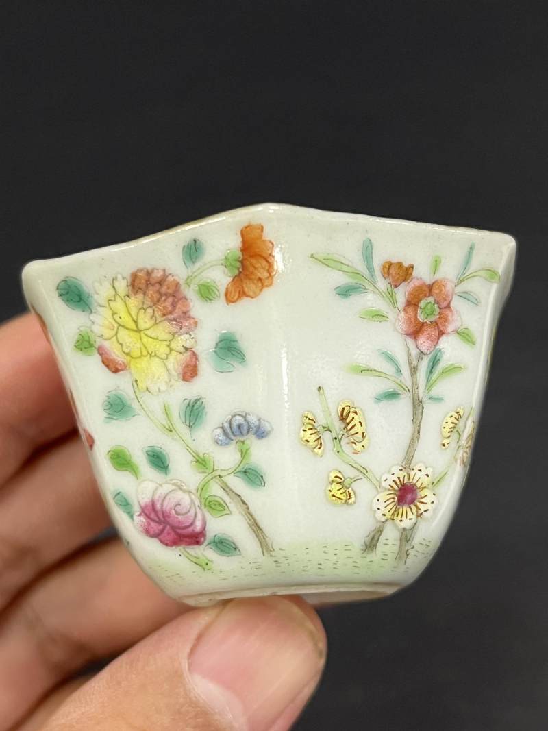 清嘉庆 粉彩十二花神图六方杯 - 图5