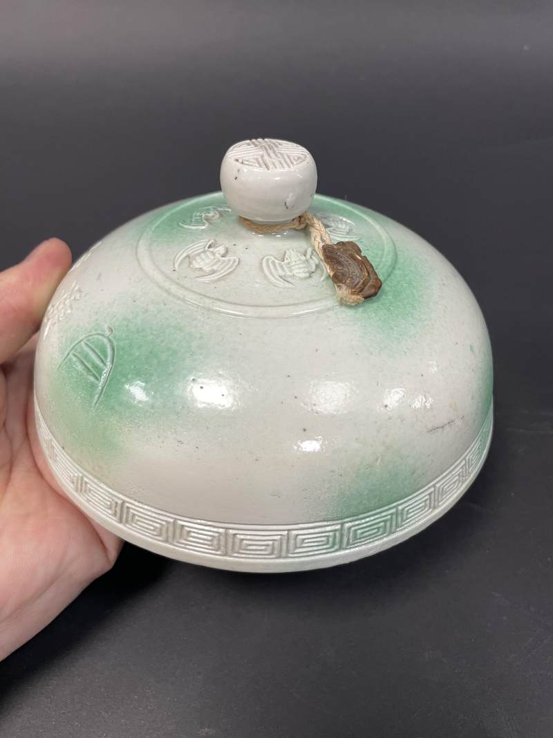 清光绪 仿翡翠釉锦地贴塑蝠纹豆 - 图11