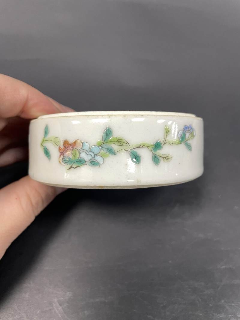 清光绪 粉彩花蝶纹叠盒 - 图16