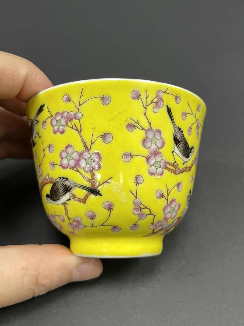 清光绪 黄地粉彩喜鹊登梅图杯 - 图7