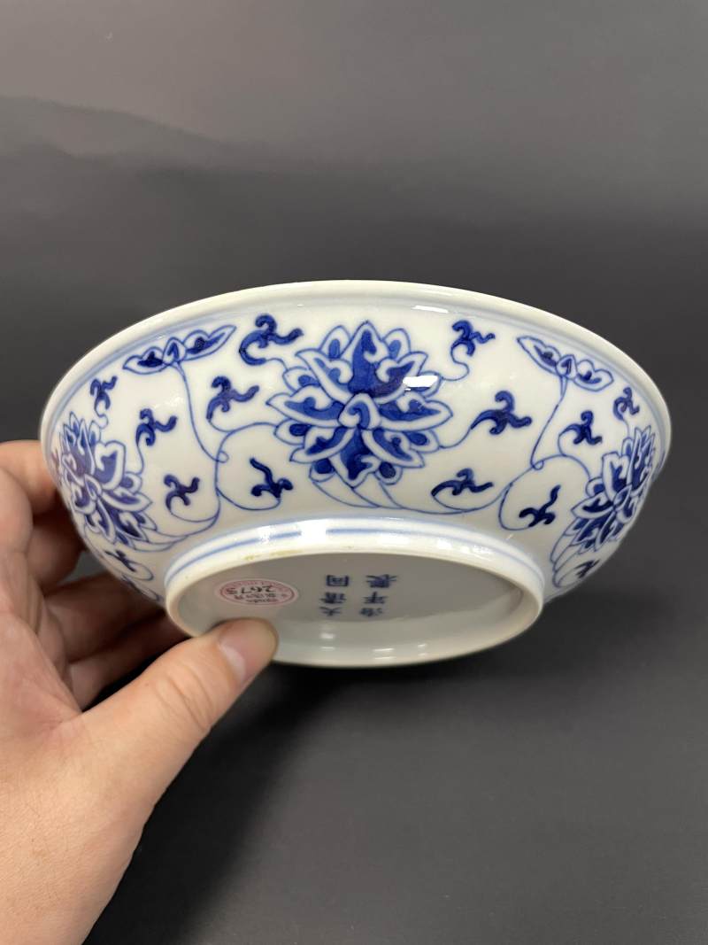 清同治 青花缠枝莲纹盘 - 图8