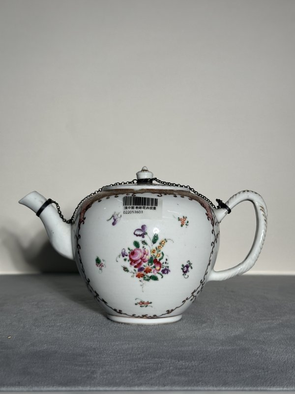 清乾隆 粉彩花卉描金茶壶 - 图1