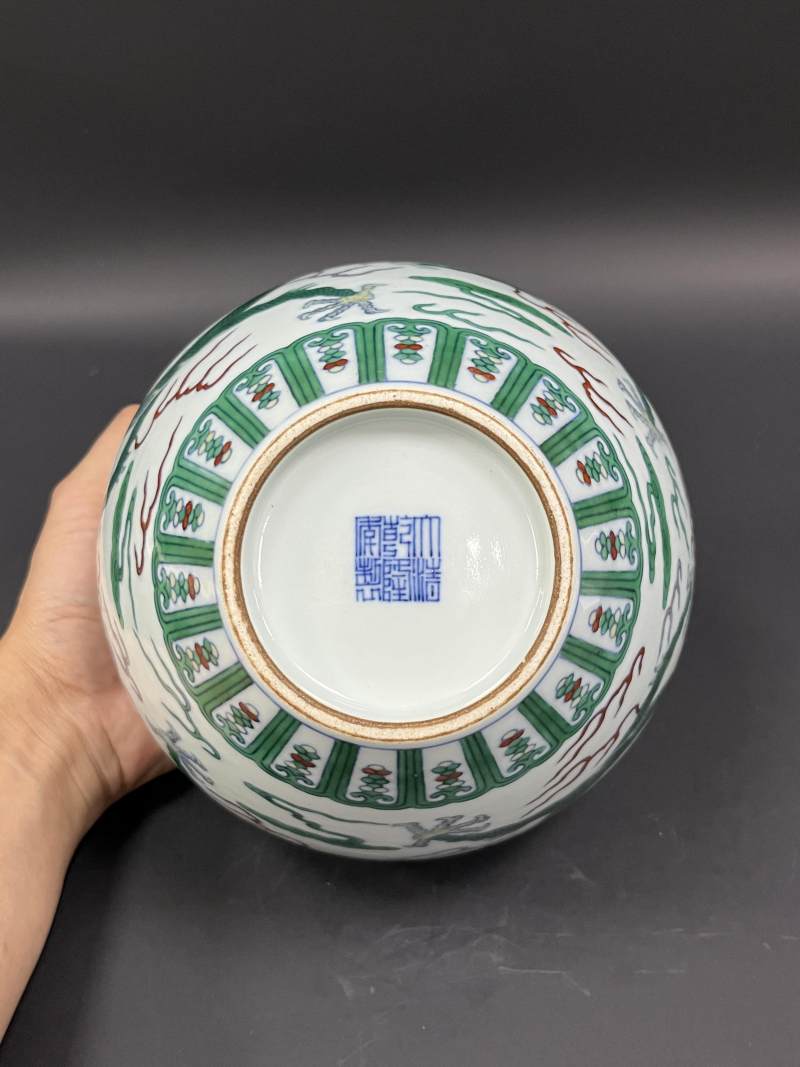 清乾隆 斗彩八宝云龙纹罐 - 图7