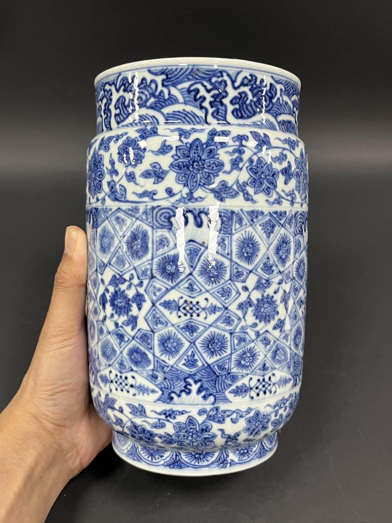 清中期 青花花卉纹壮罐 - 图3