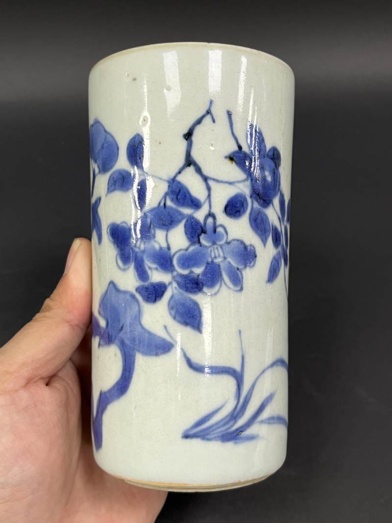 清顺治 青花花卉纹笔筒 - 图3