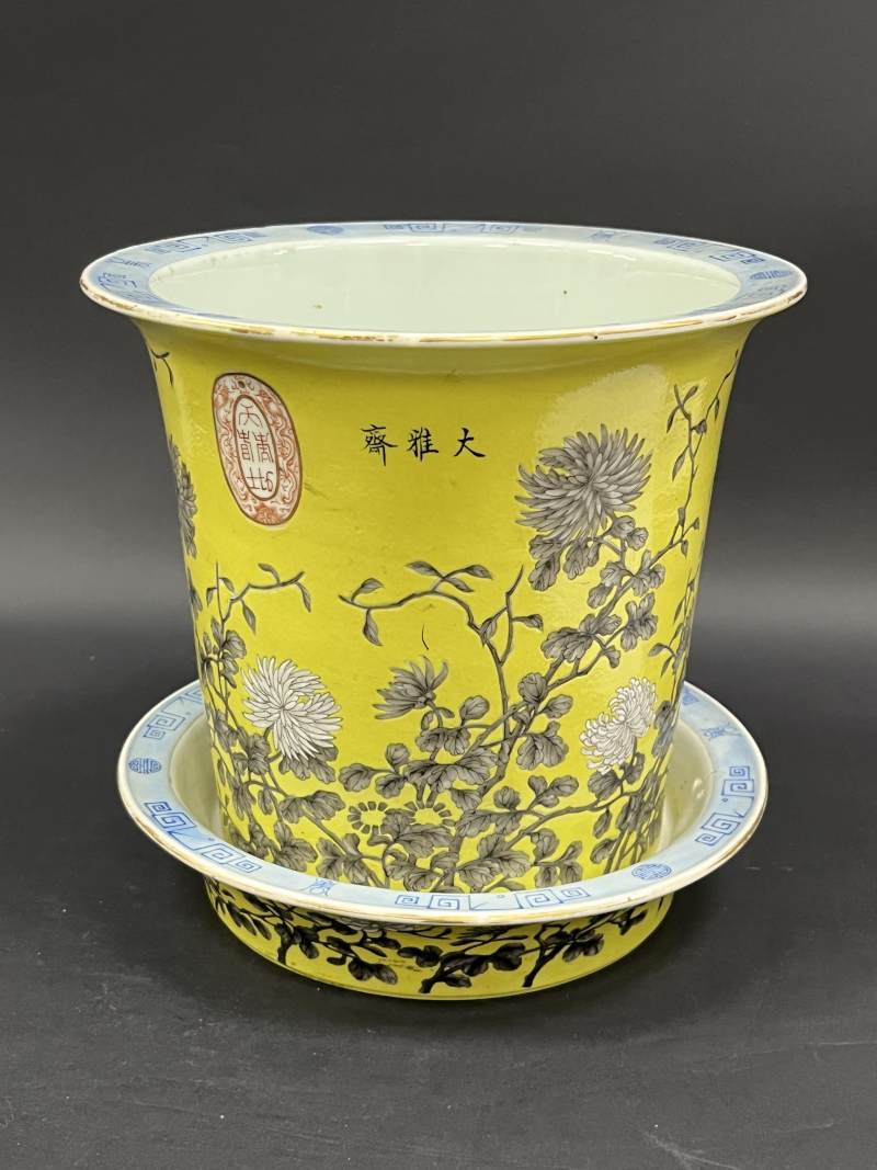 清晚期 黄地墨彩菊花纹花盆带奁一对 - 图2