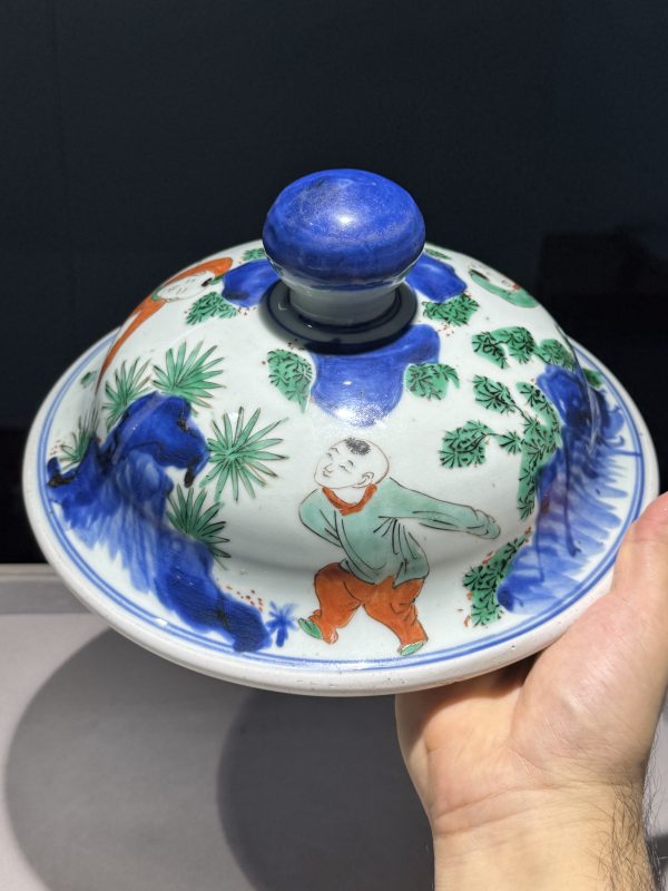 清康熙 青花五彩八仙闹海图大盖罐 - 图48