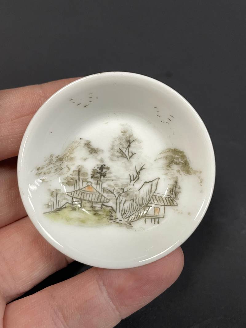 清乾隆 粉彩山水纹马蹄套杯六只 - 图2