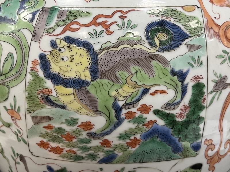 清康熙 五彩瑞兽花蝶纹将军罐一对 - 图15