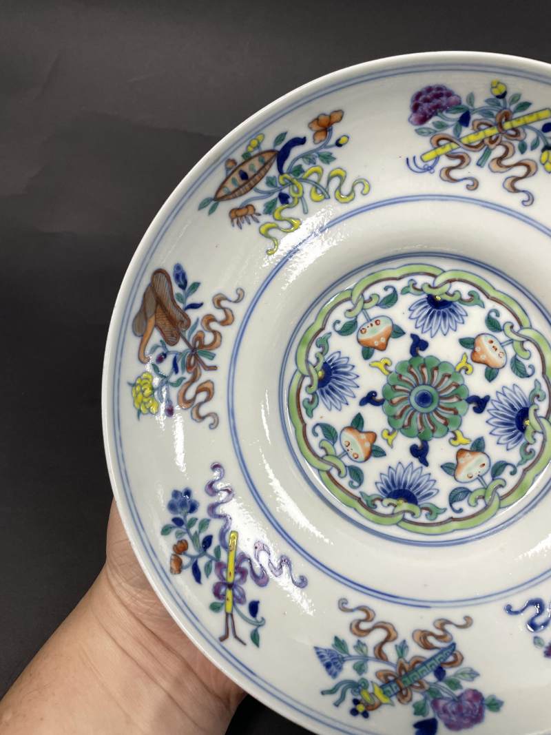 清道光 斗彩内暗八仙纹外缠枝花卉纹折腰碗一对 - 图10