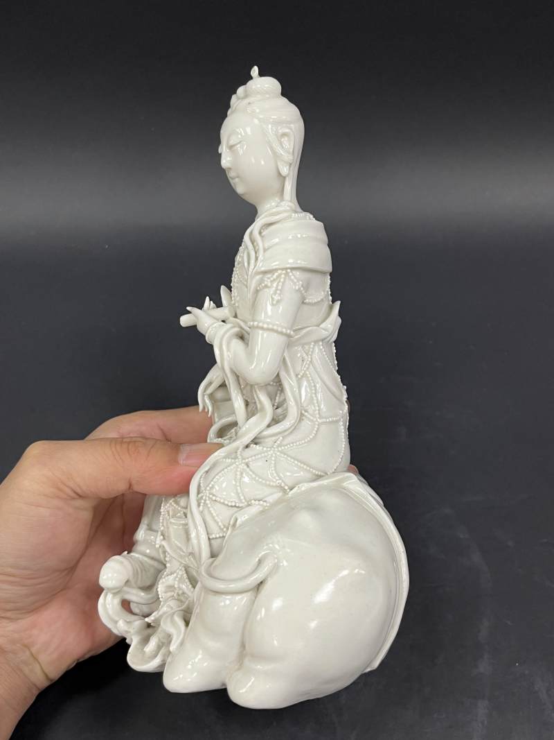 清中期 德化窑白釉普贤菩萨像 - 图4