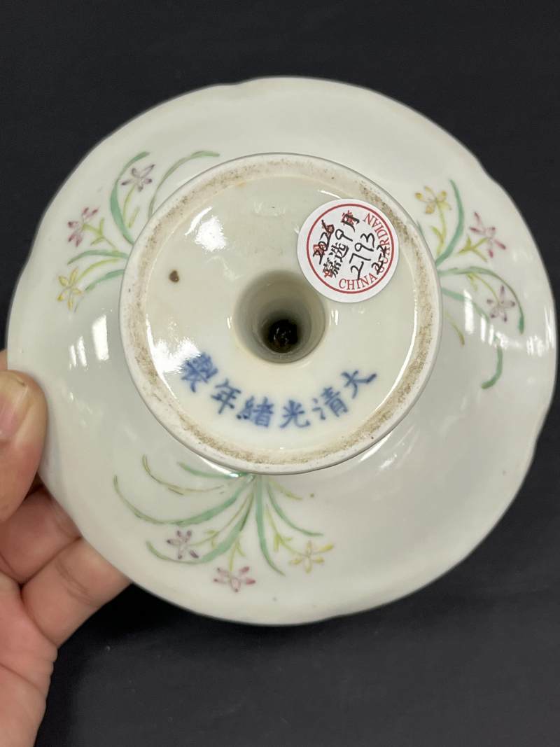 清光绪 粉彩花虫纹高足盘一对 - 图13
