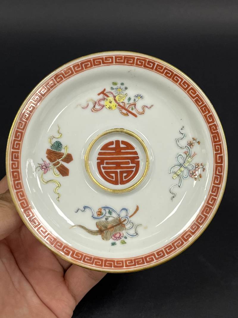 清乾隆 粉彩暗八仙纹盏托一对 - 图6