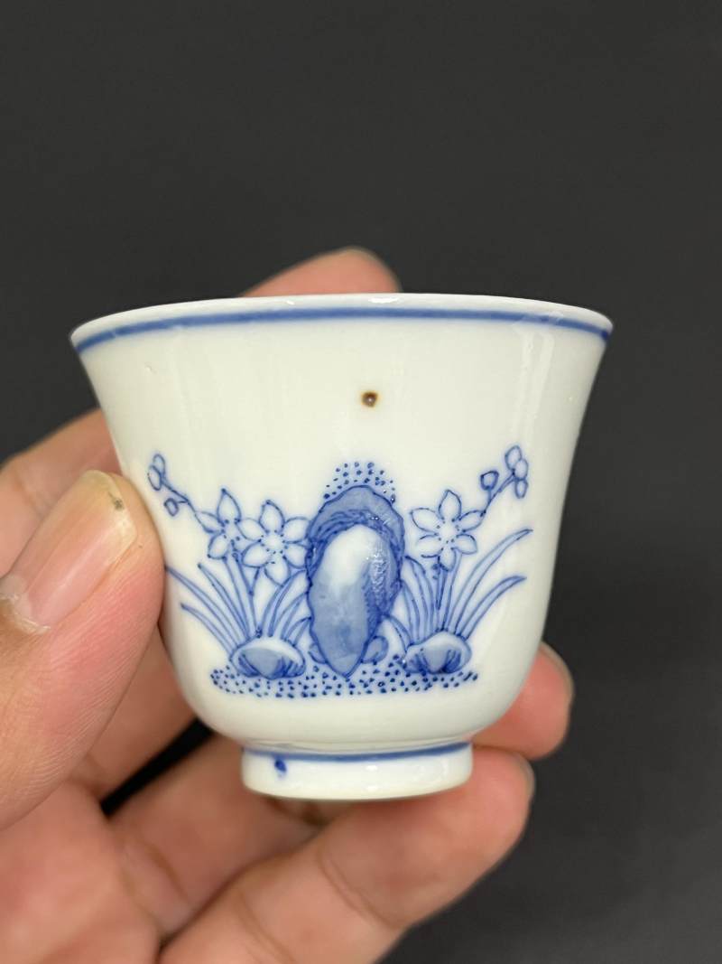 清晚期 青花洞石水仙图杯一对 - 图8