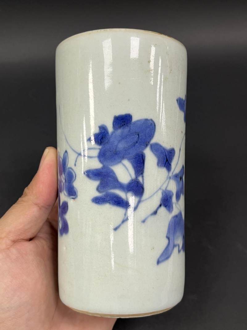 清顺治 青花花卉纹笔筒 - 图5
