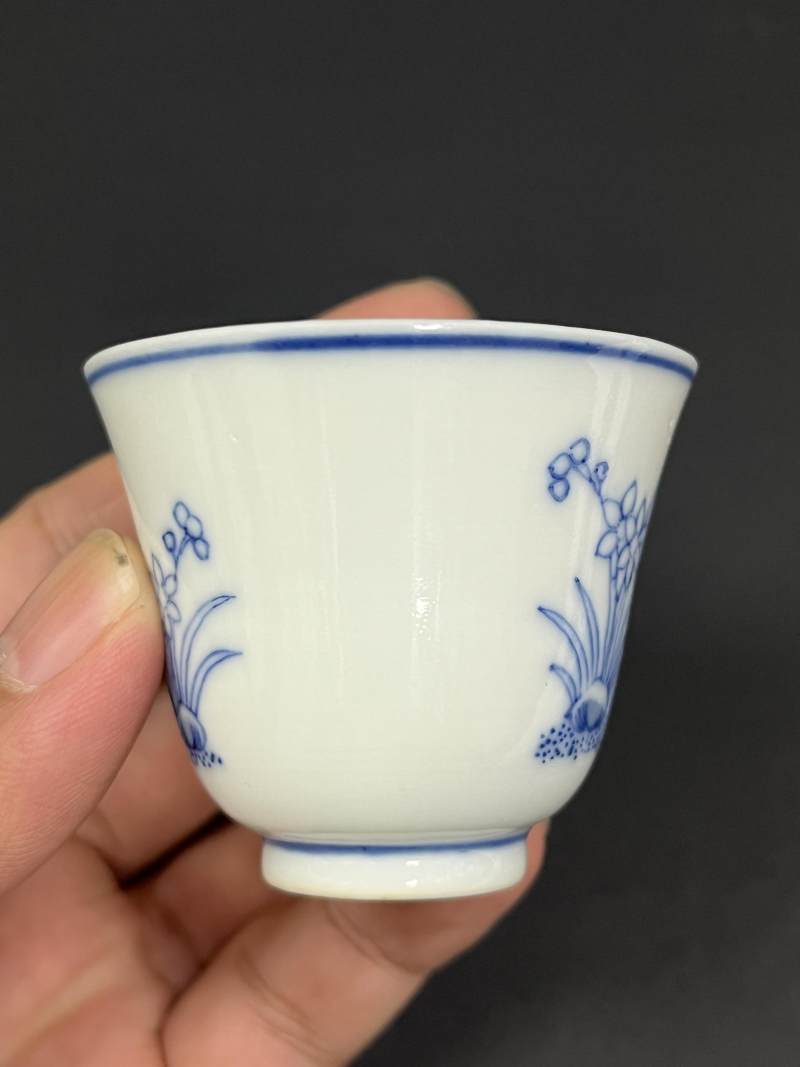 清晚期 青花洞石水仙图杯一对 - 图9