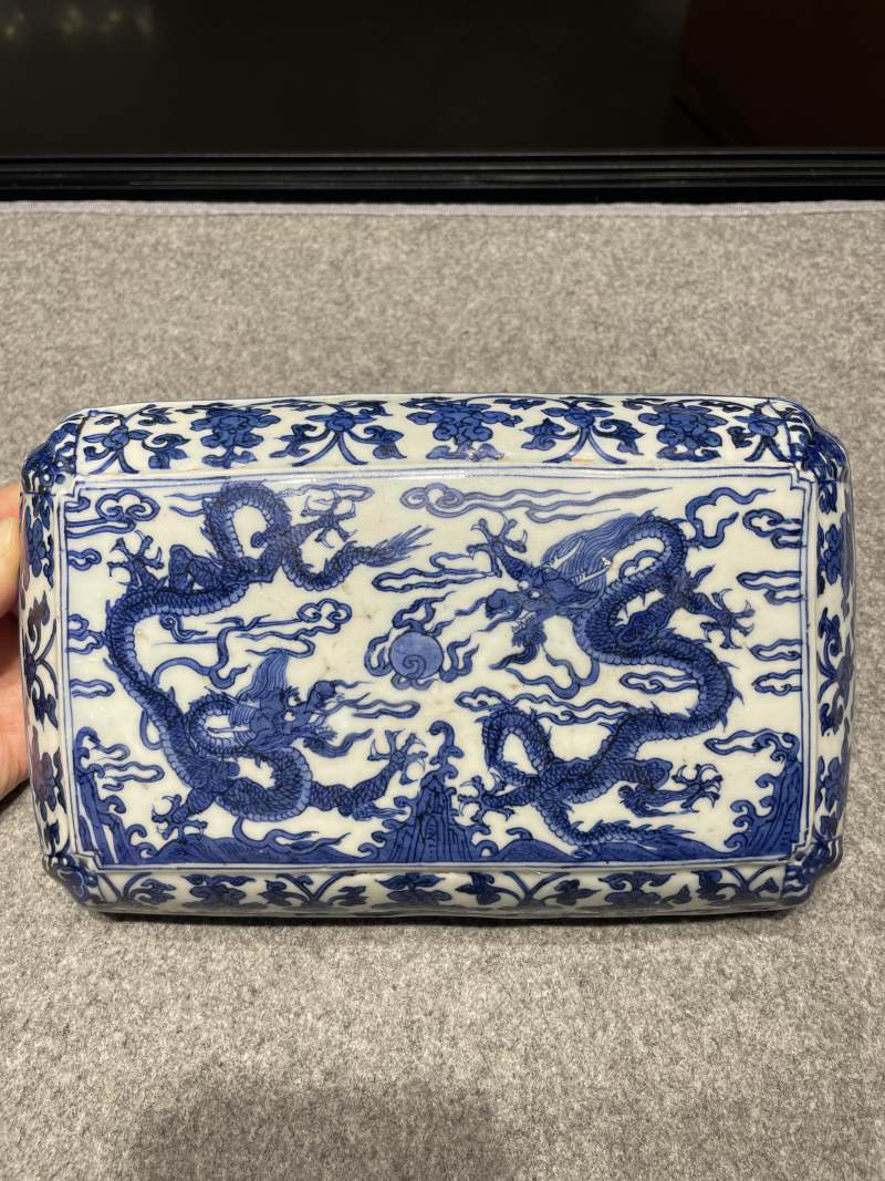 明万历 青花云龙纹长方倭角盒 - 图9