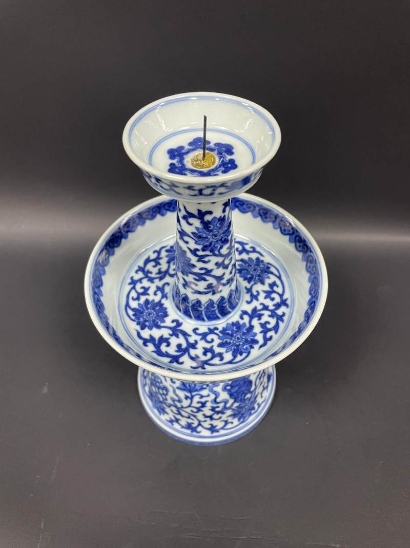 清道光 青花缠枝莲托八宝纹烛台 - 图7