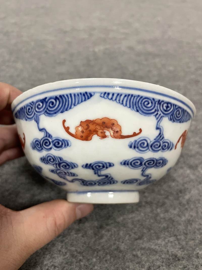 清光绪 青花矾红洪福齐天图杯、碗、盖碗、盘、匙八十三只 - 图110