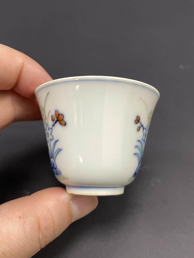 清同治 斗彩洞石水仙纹杯 - 图5