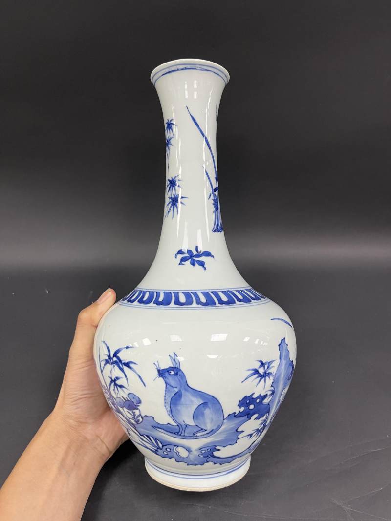 明末清初 青花瑞兽纹瓶 - 图2