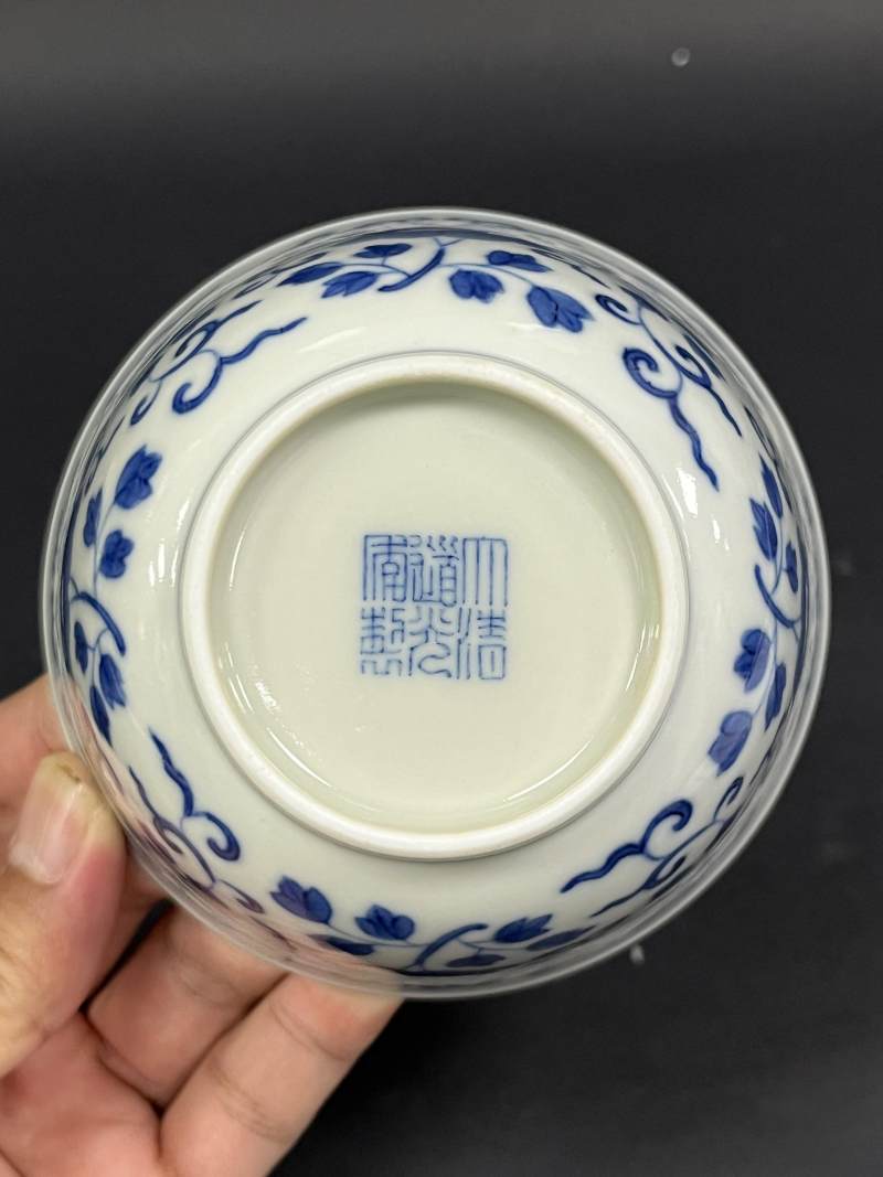 清道光 青花缠枝牡丹纹碗 - 图6