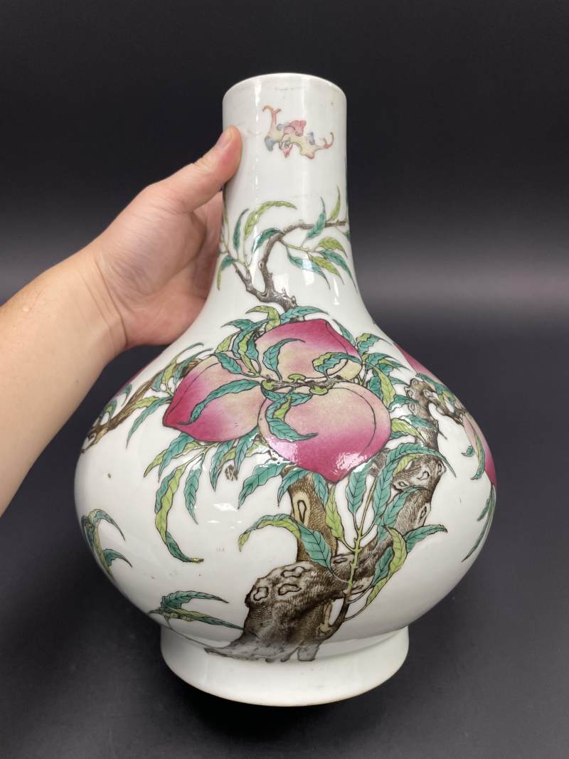 清光绪 粉彩九桃荸荠瓶 - 图4