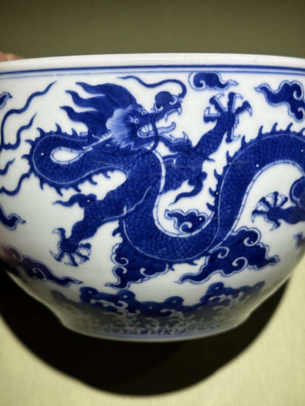 清乾隆 青花云龙纹案缸 - 图14