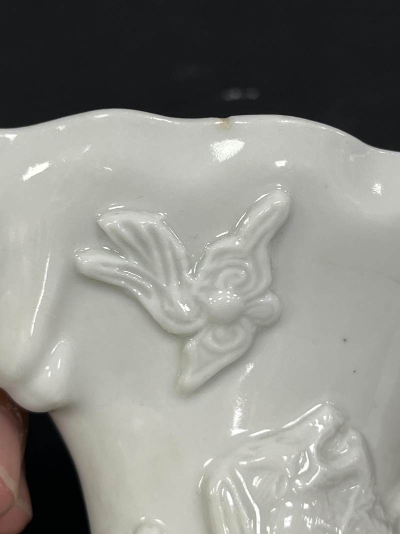 清 德化窑白釉风云际会图杯 - 图8