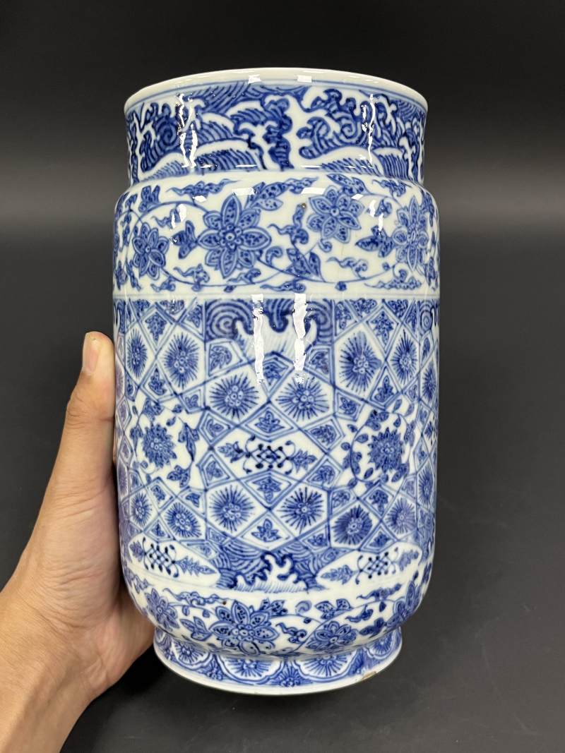 清中期 青花花卉纹壮罐 - 图4