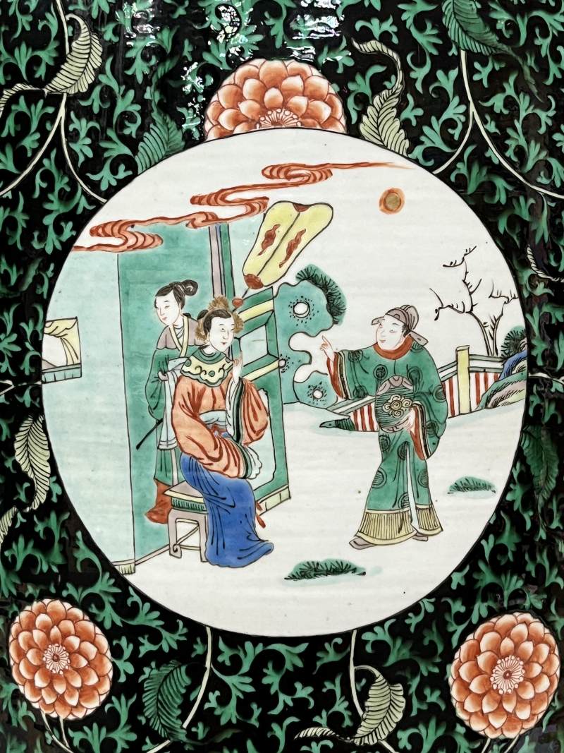 清晚期 五彩缠枝莲开光刀马人物纹大棒槌瓶 - 图6